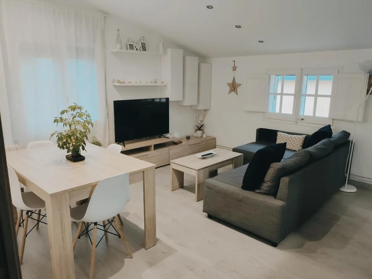 Apartament Piso En Pueblo Pequeno Tranquilo Y Acogedor Girona Hiszpania